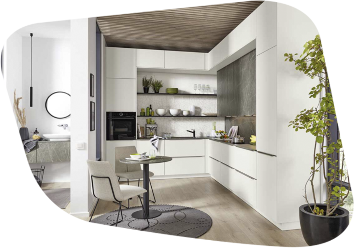 moderne kleine Küche in weiß